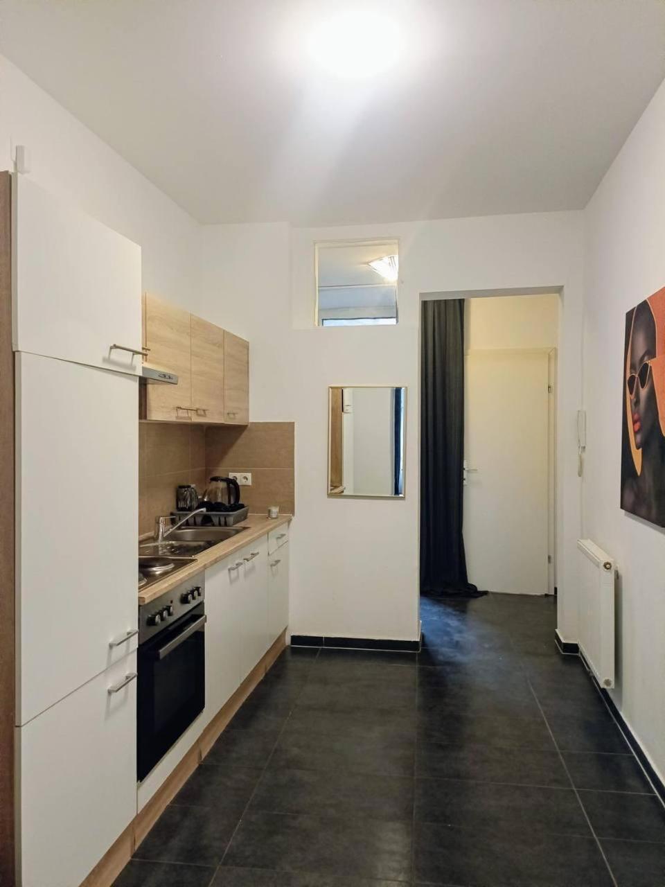 Apartment Cozy 3br Shared For Groups, 10-min To Waehringer Park Wien